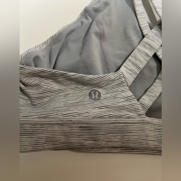 Lululemon Stash N' Run Bra
Wee Are From Space Nimbus Battleship / Ice Grey M7. - Picture 11 of 12